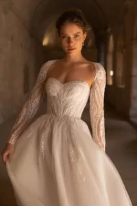 Perfect Wedding Dress for a Winter Wedding 