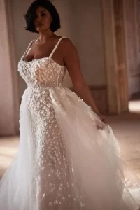 How to choose wedding dresses for different body type