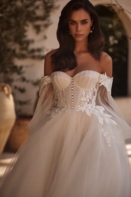 Daisy wedding dress by Lanesta. The Ultimate Guide to Wedding Dress Shopping